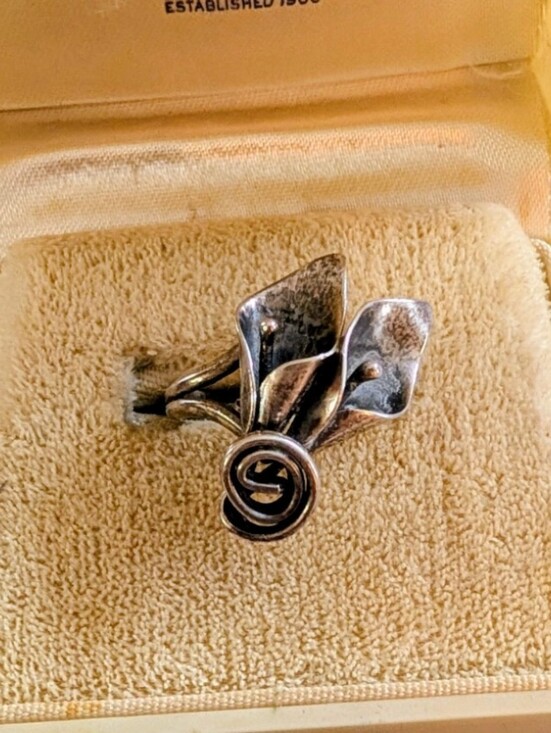 Vintage Jewelry - 1930s/40s Stuart Nye Of New York Iconic Sterling Calla Lilly Ring